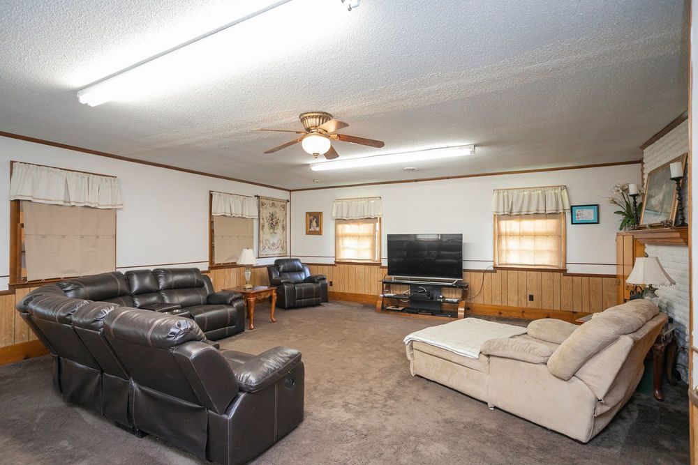 Three Oaks Village: 931 Baker Rd, Columbia, TN 38401